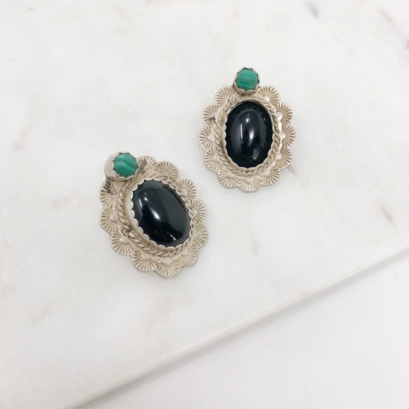 [SOLD] Vintage | Silver Turquoise Gem Earrings - Picture 4 of 5